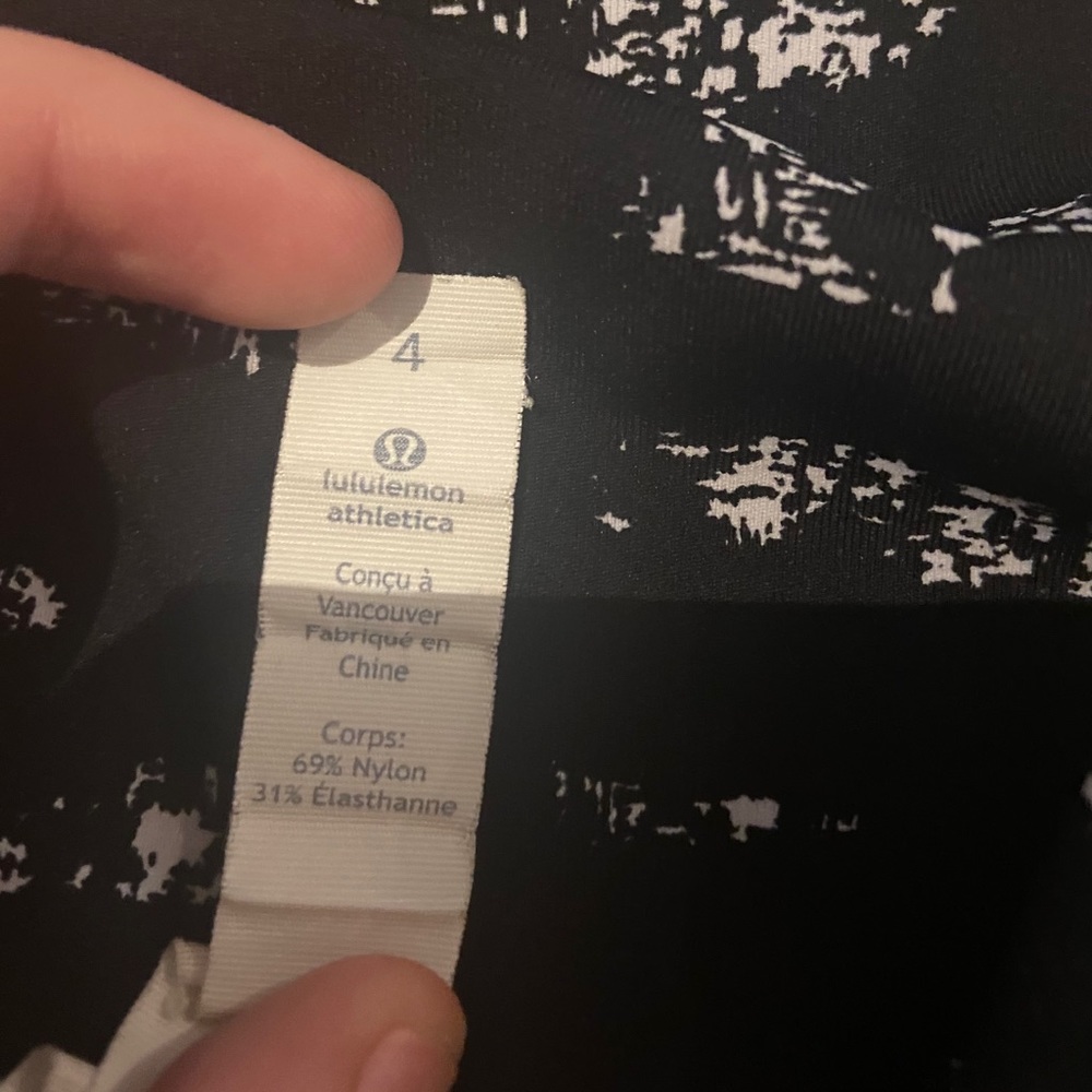 COPY - Lulu lemon black and white leggings